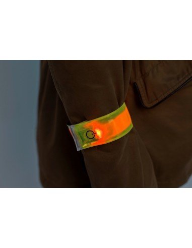 Savaime susiveržianti atšvaitinė apyrankė su LED šviestuvu Savaime susiveržianti atšvaitinė apyrankė su LED šviestuvu