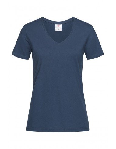 Moteriškis v formos kaklu