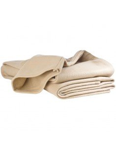 Pledas su rankovėmis Akita 2