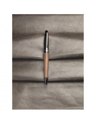 Loure metalinis tušinukas su mediniais elementais Loure metalinis tušinukas su mediniais elementais